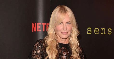 is daryl hannah pregnant|Iba pa.